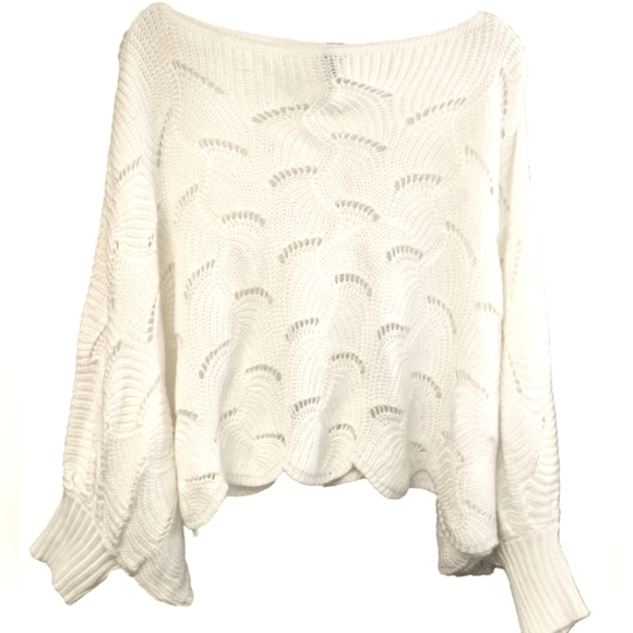 Moon and Madison Cropped Scallop Dolman Sleeves Knit Top Sweater Size S - Picture 2 of 8